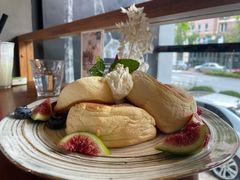 莓果奶油芝士舒芙蕾松饼-UPPER KITCHEN(延安路店)