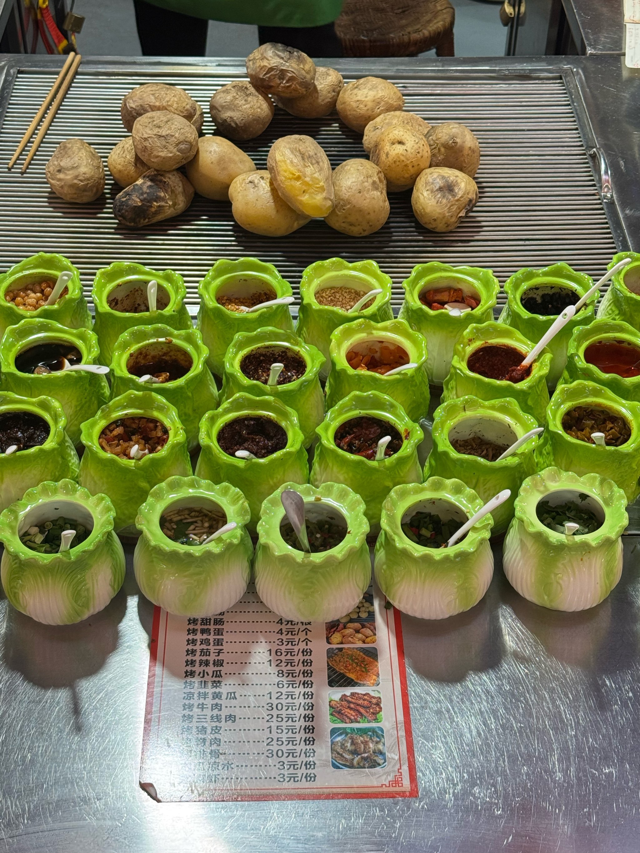 弥勒喷泉老街夜市人均50吃一街