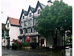 -钟书阁(松江泰晤士小镇店)