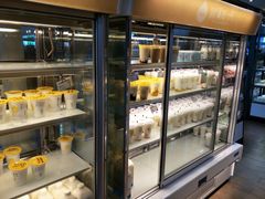 面包甜点陈列柜-一鸣真鲜奶吧(温州南站店)