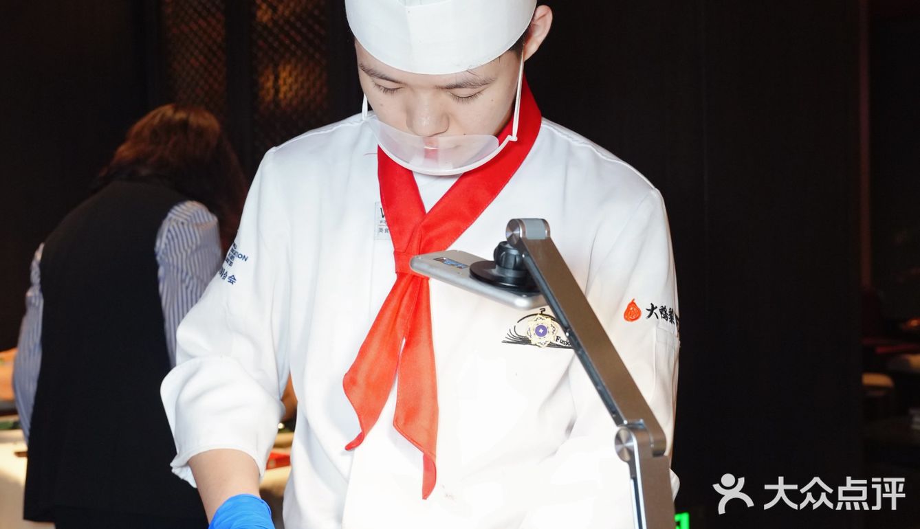 聚餐被朋友一通夸赞！这家餐厅选对啦！