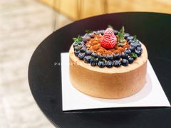 榛果巧克力蓝莓蛋糕-是啡·日式精品咖啡(东门太阳百货店)