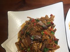 -钟掌勺忘不了地道湘菜(新天地假日广场店)