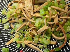 鸡蛋干芹菜-和记小菜(七宝店)
