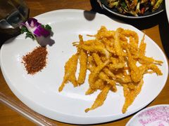 香脆小银鱼-蜀宴小调·精致家常菜(来福士店)