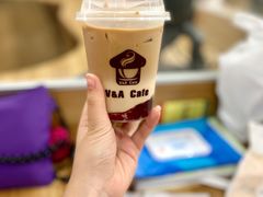 草莓冰拿铁-V&A cafe