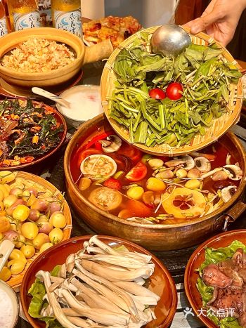 深圳好有特色的野生菌野佐料酸汤火锅