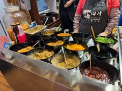 -爆炸头阿姨小四川正宗川味小吃(无任何分店)