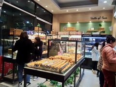 面包甜点陈列柜-爱达乐面包生日蛋糕(红光西华店)