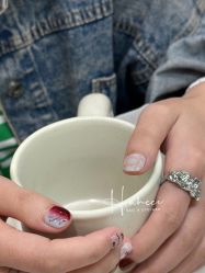 -花岐款式专研健康美甲沙龙