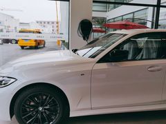 -宁波宝信宝马4S店(江北日湖店)