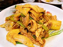 -大头虾越式风味餐厅(光明广场店)