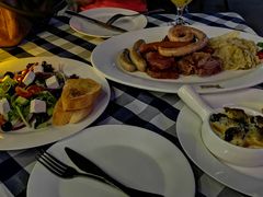 什锦香肠盘配德式酸菜、土豆泥-巴伐利亚啤酒坊(意式风情街店)