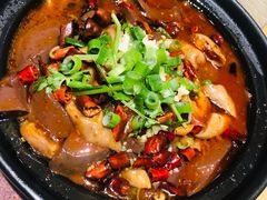 鸭血肥肠煲-小船渔村•大连菜•大连焖鱼(黄河路店)