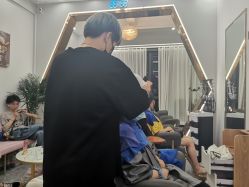 -V8潮牌·接发烫染连锁