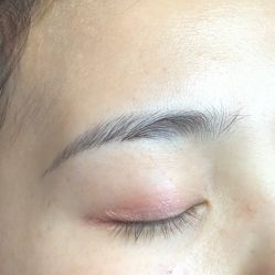 -一个差评成就的纹眉店