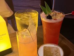 -FOUR PLAY BAR