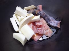 -老刘生态大鱼坊铁锅炖鱼(赛马场店)