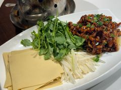 -靠山屯东北农家菜(八龙桥雅苑店)