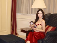 -深圳富苑皇冠假日套房酒店
