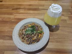 -Dragon Pizza•圆脸龙披萨·牛排餐厅