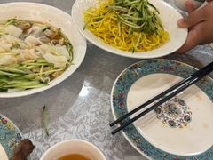 -汗腾格里·风味餐厅(新疆驻京办店)