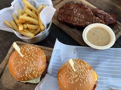 -Ribs & Burgers The Rocks