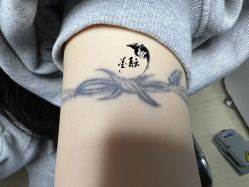 -冰岛刺青·手工耳饰品售卖·专业纹身