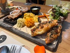 -Mark&Mars Restaurant