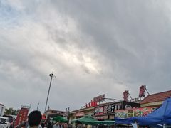-凌海服务区-停车场