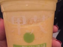 -沪上阿姨鲜果茶(世茂广场宽厚里店)