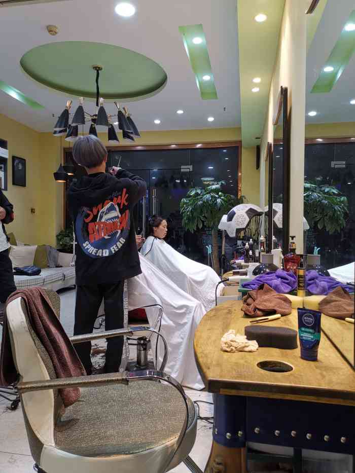 服务好剪的好就家门口的理发店.