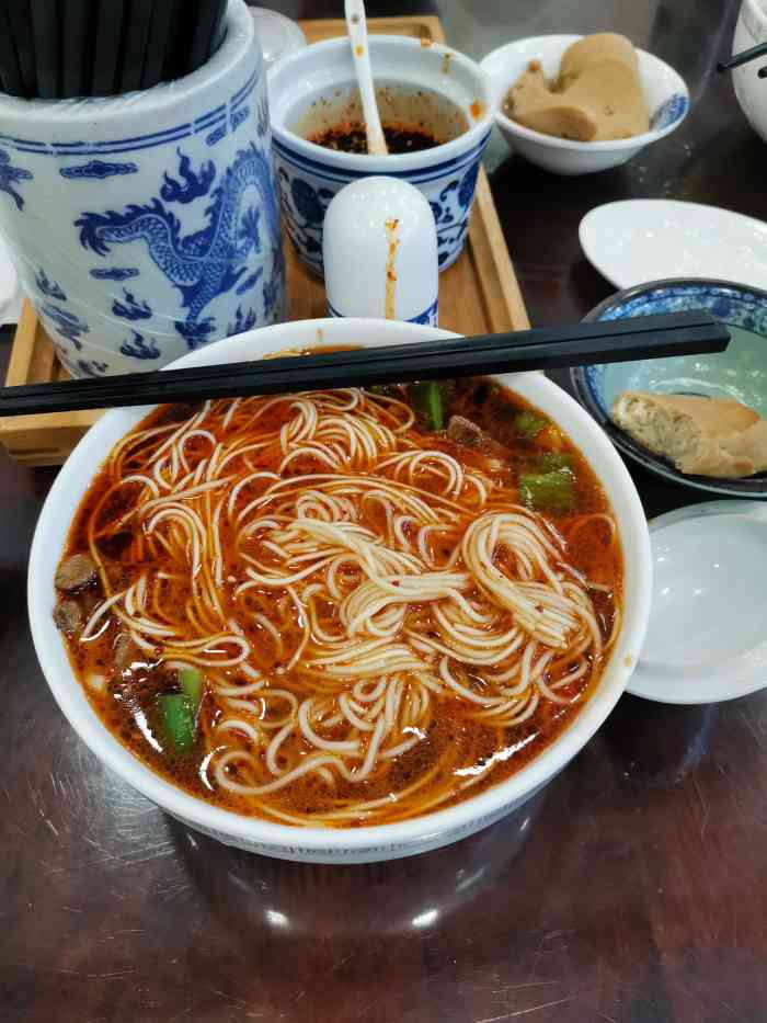 老东吴面馆(宝龙广场店)-"老东吴面馆在宝龙城市广场旁边.店面很大,.