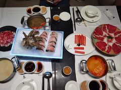 -红鼎豆捞·非遗鲍皇汤火锅(宝丰路店)