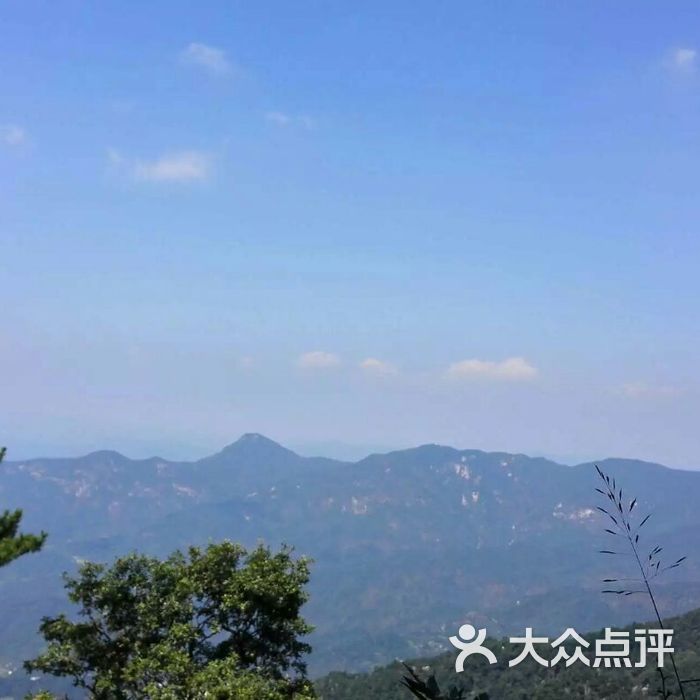 大别山主峰景区白马尖