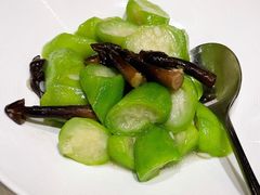 菌菇炒胜瓜-皇朝会.经典传统粤菜(外滩店)