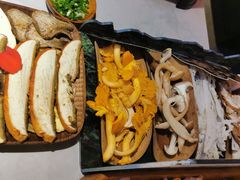 -芸山季·云南野生菌火锅(人民广场来福士店)