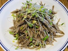 -一只酸奶牛(曲江龙湖星悦荟店)