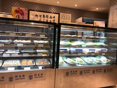 面包甜点陈列柜-洪长兴(广西北路店)