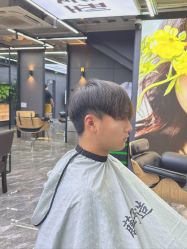 -藤野造型•烫染专业店