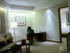 -汕尾巴黎半岛酒店