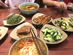 -亮亮面馆(经六路店)