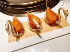 天鹅榴莲酥-领鲜天下·焗海鲜·花胶鸡(天目里店)