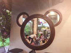 -莓园冰淇淋店