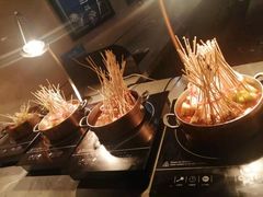 -鲜艳全日餐厅(长江之舟华邑酒店)