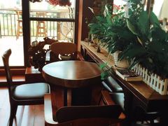 -一米阳光咖啡店(百通尚风尚水店)
