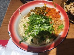 -楚东君•襄阳牛肉面牛杂煲(陆家嘴正大店)