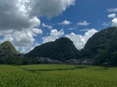 -高荡千年布依古寨旅游景区