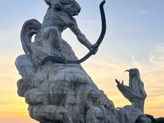 -巴陵广场