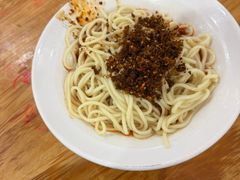 牛肉脆臊刀削面-华兴街自力面店